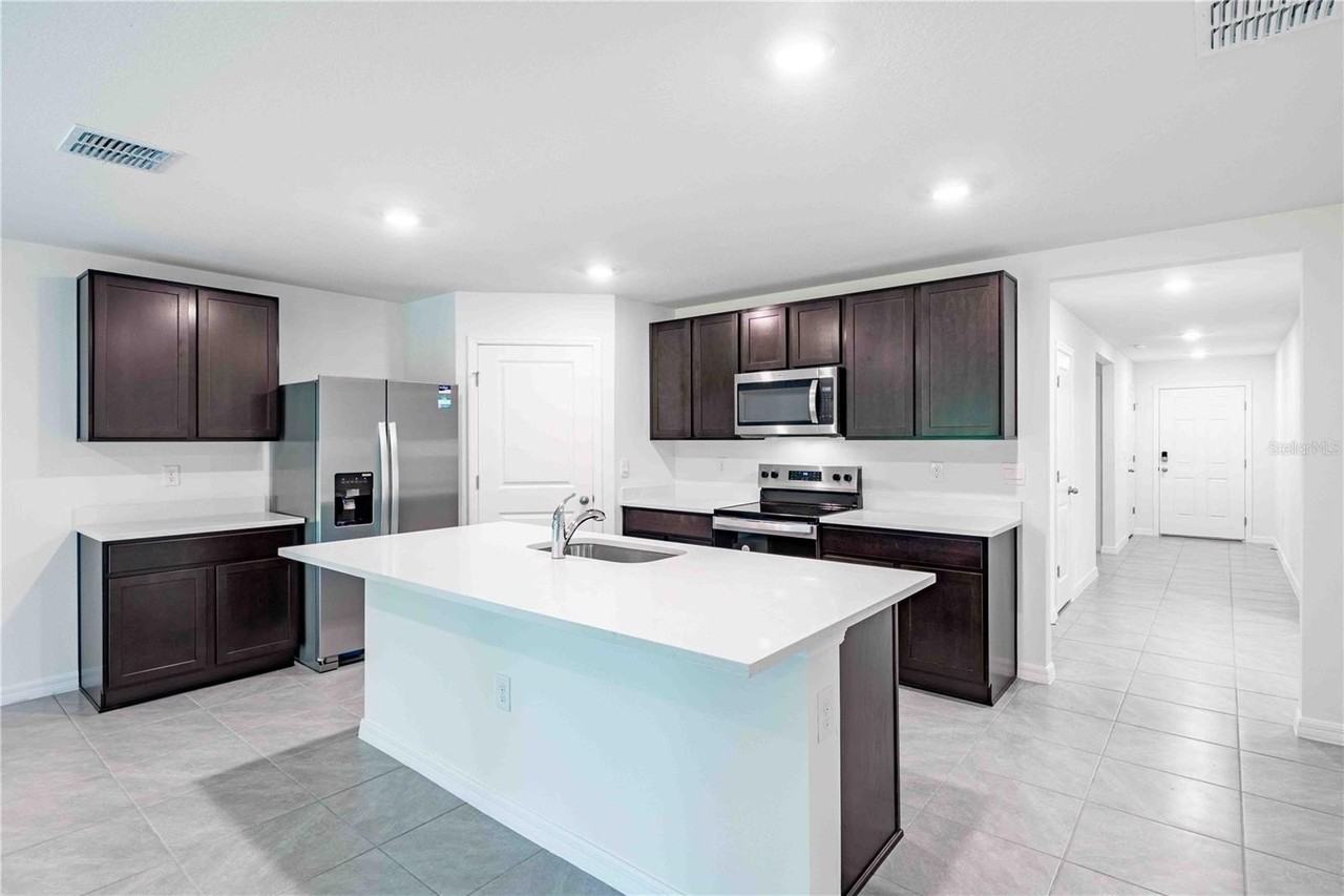 11268 SE 67th Cir - Photo 2 of 18