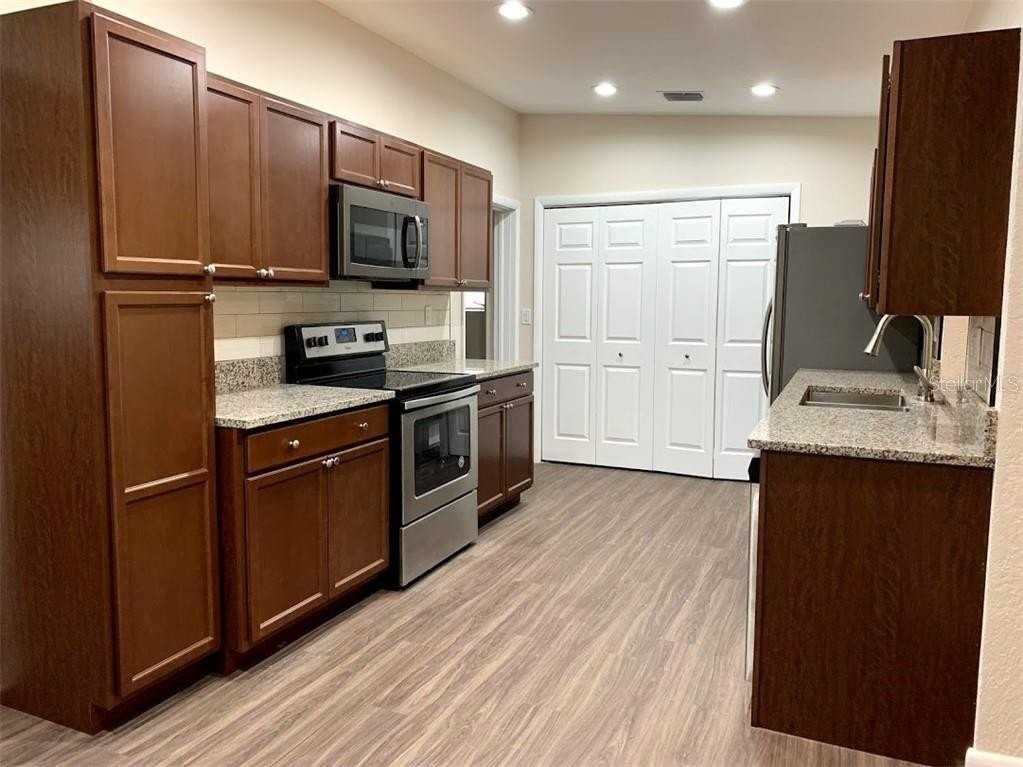 201 S Triplet Lake Dr - Photo 4 of 29