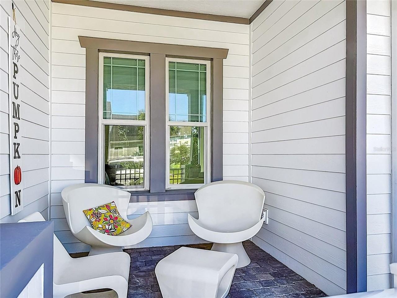 38 Watchtower Dr - Photo 4 of 49