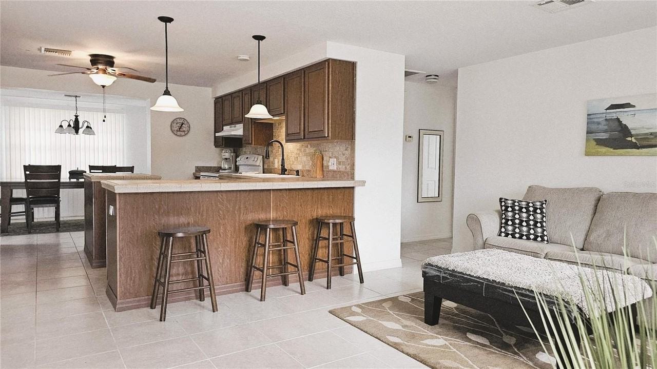 787 Liberty St - Photo 3 of 14