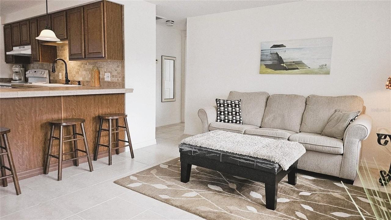 787 Liberty St - Photo 4 of 14