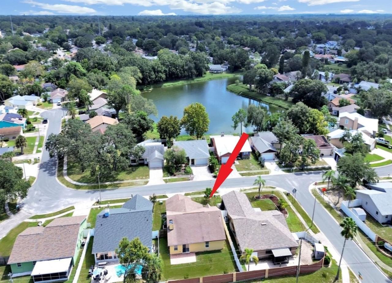 240 Whisper Lake Rd - Photo 4 of 50