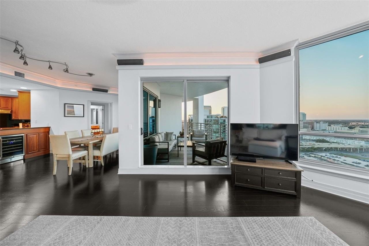 449 S 12th St #2401 - Photo 6 of 35