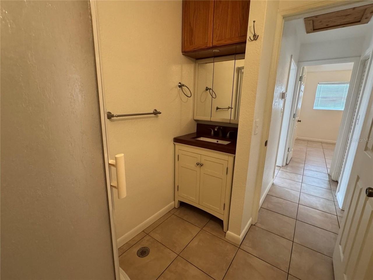 1031 Mohawk St - Photo 2 of 27