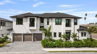 3701 S Lynwood Ave - Photo 1 of 1