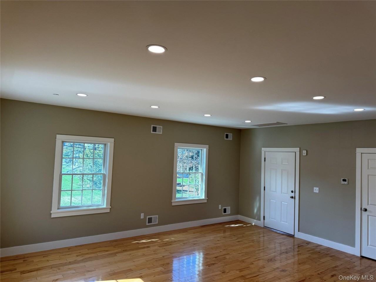 140 Clinton Street #201EAST - Photo 5 of 10