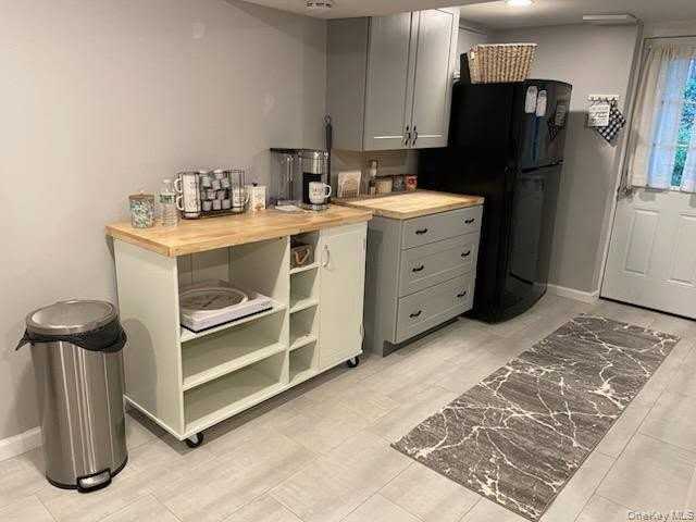 38 Ripley Dr - Photo 4 of 11