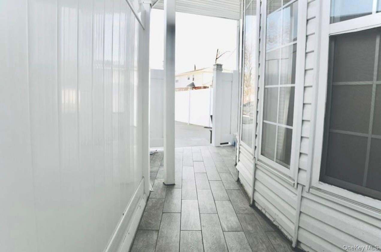 13716 81st St - Photo 2 of 7