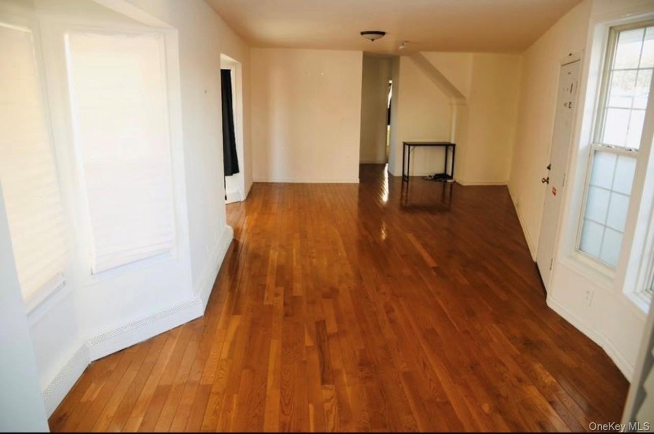 13716 81st St - Photo 3 of 7