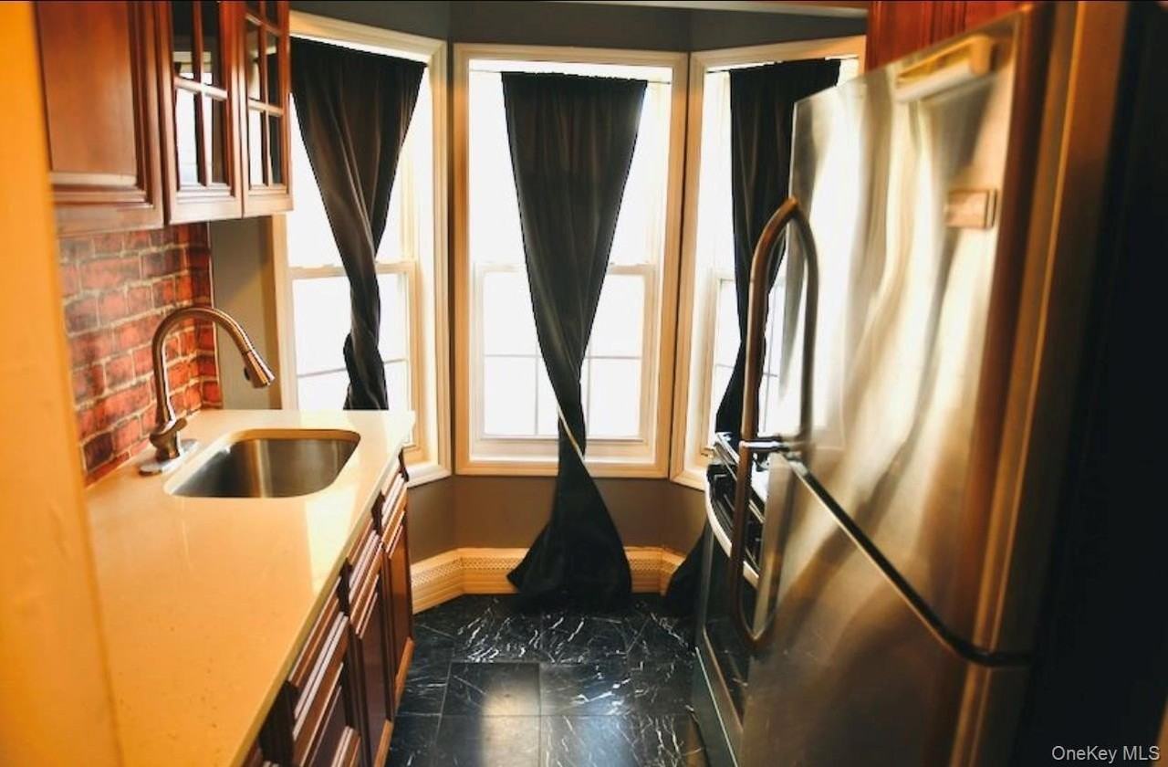 13716 81st St - Photo 5 of 7