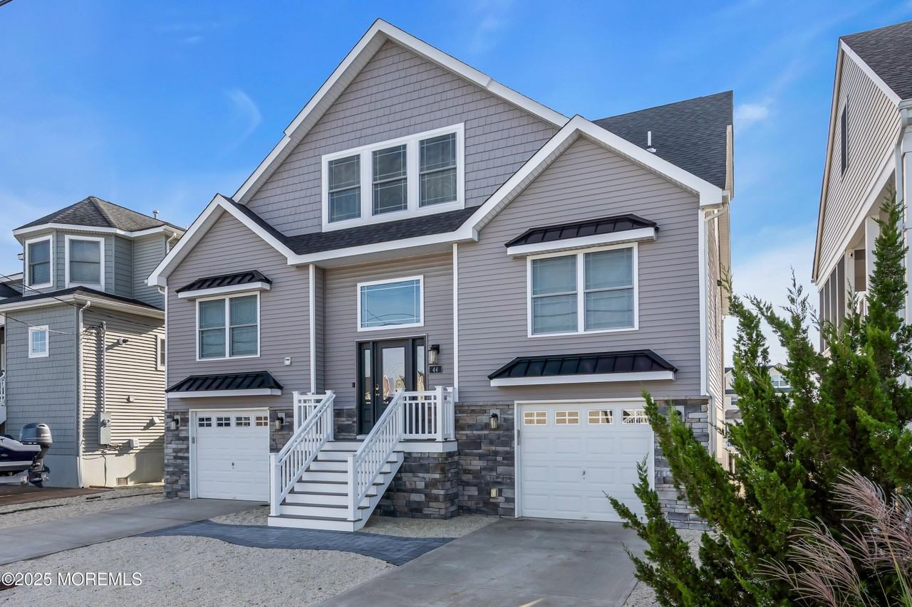 44 Harold Ln - Photo 3 of 50