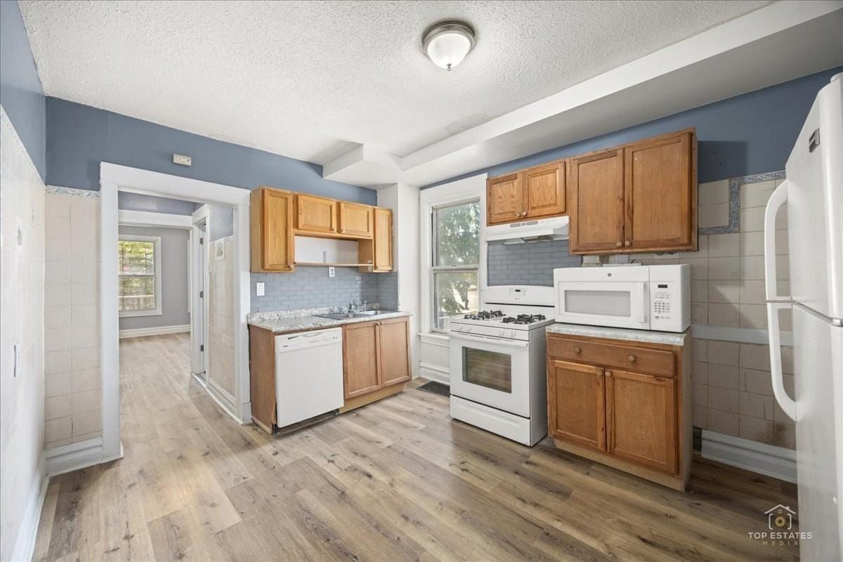 3616 North Kedzie Avenue #1 - Photo 6 of 22