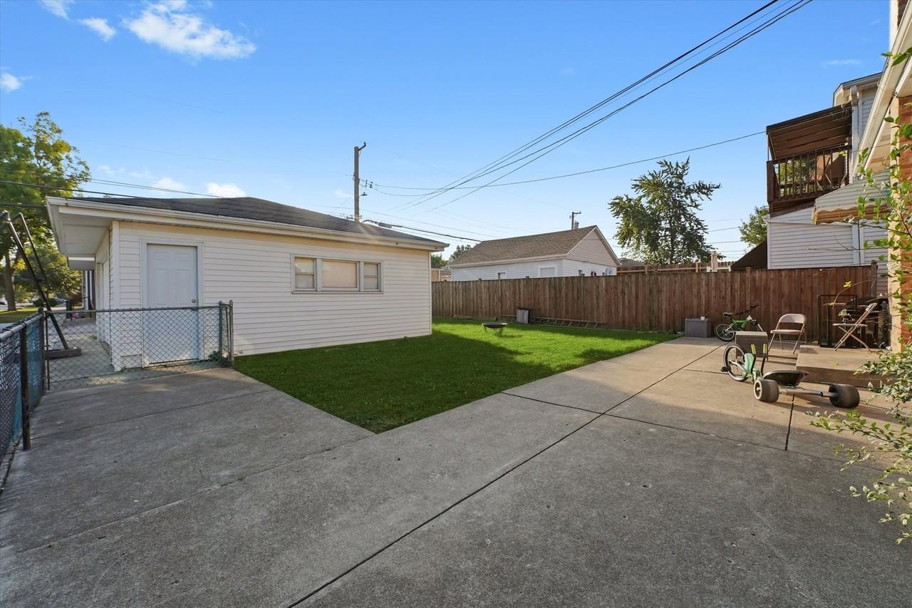 3353 North Ozanam Avenue #G - Photo 4 of 26