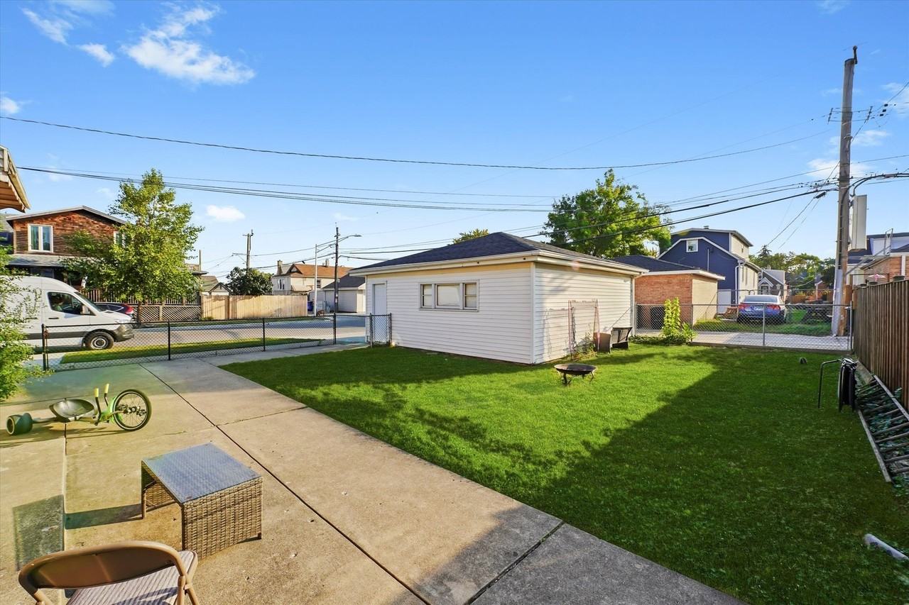 3353 North Ozanam Avenue #G - Photo 5 of 26