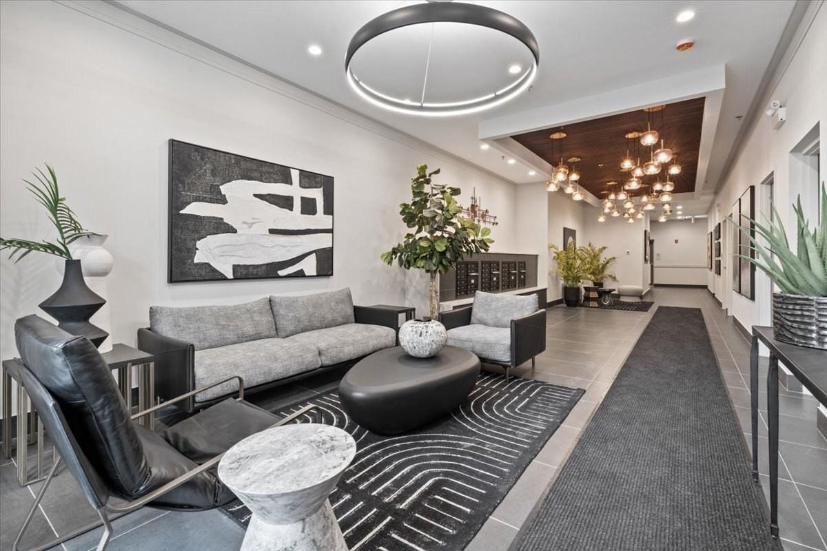 3951 North Wayne Avenue #307 - Photo 3 of 23