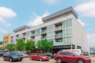 1610 W Fullerton Ave #404 - Photo 1 of 1