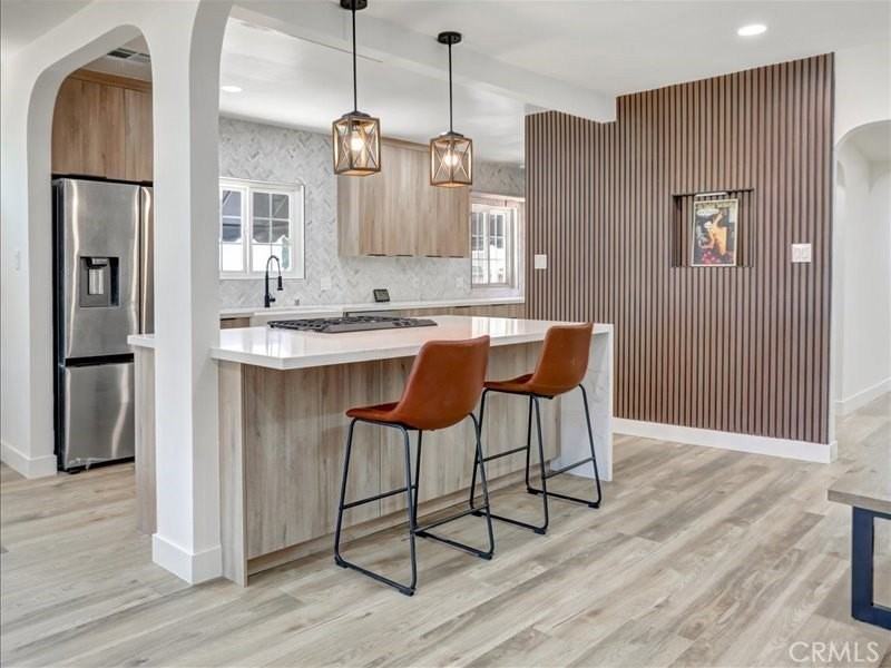 323 N Janss St - Photo 6 of 39