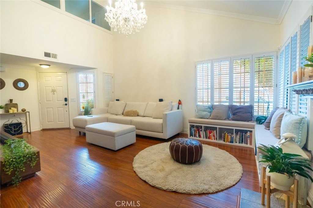 5906 Etiwanda Ave #1 - Photo 4 of 26