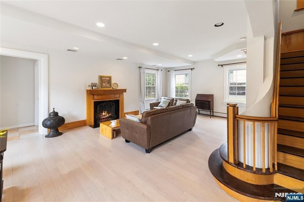 61 61 Glenwood 61 - Photo 6 of 22