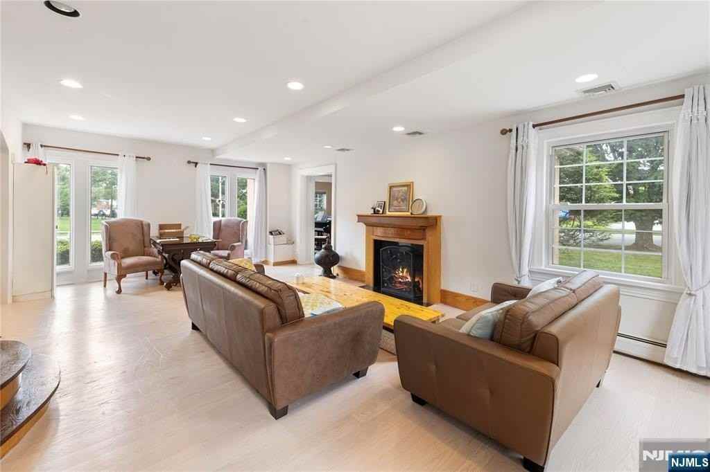 61 61 Glenwood 61 - Photo 7 of 22