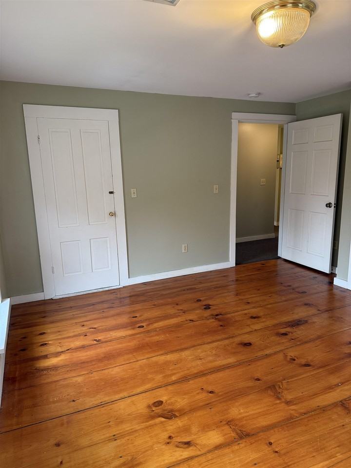 586 Bellows Falls Rd - Photo 6 of 25