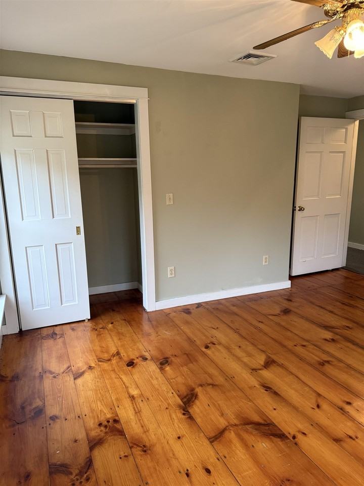 586 Bellows Falls Rd - Photo 7 of 25