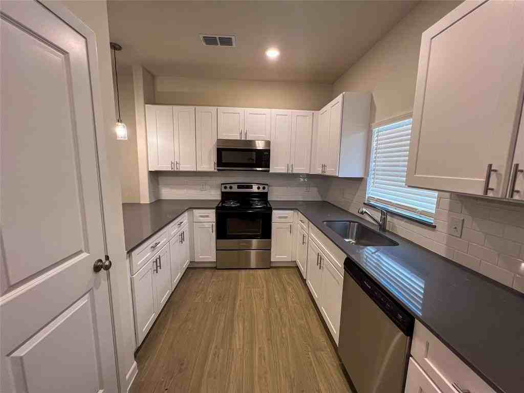 3050 Viking St - Photo 6 of 17