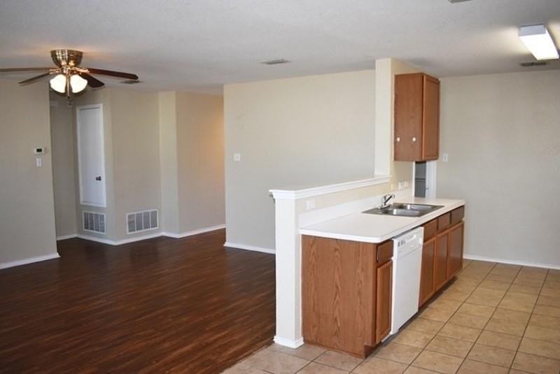 1421 Queens Brook Lane - Photo 6 of 15