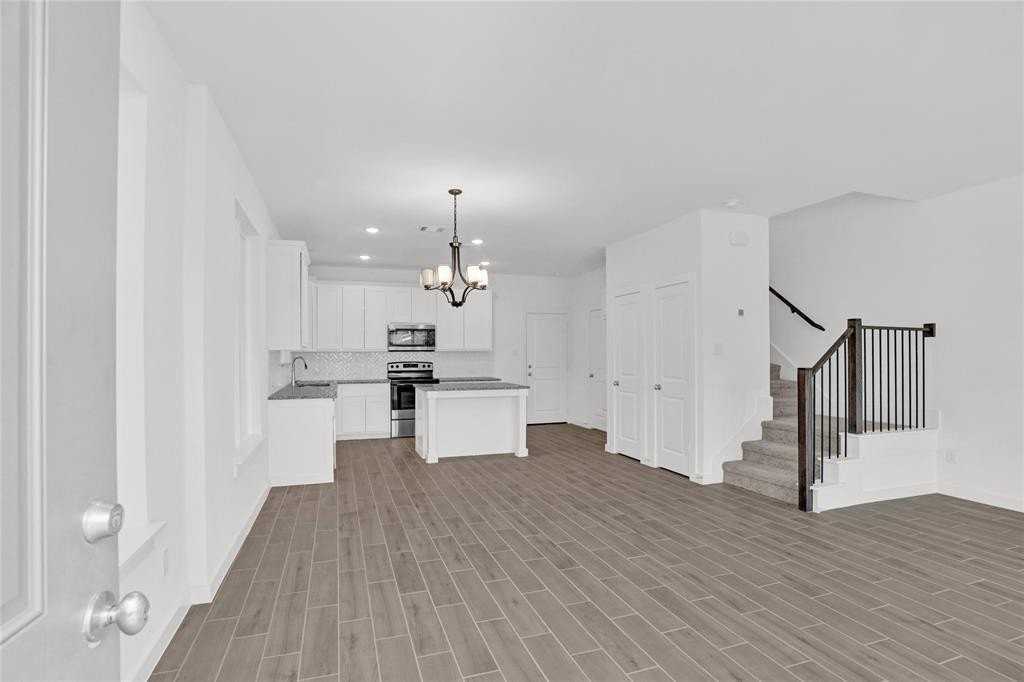 312 Oakbend Dr - Photo 4 of 29