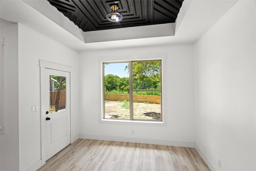 1017 Cedarcrest Dr - Photo 7 of 20