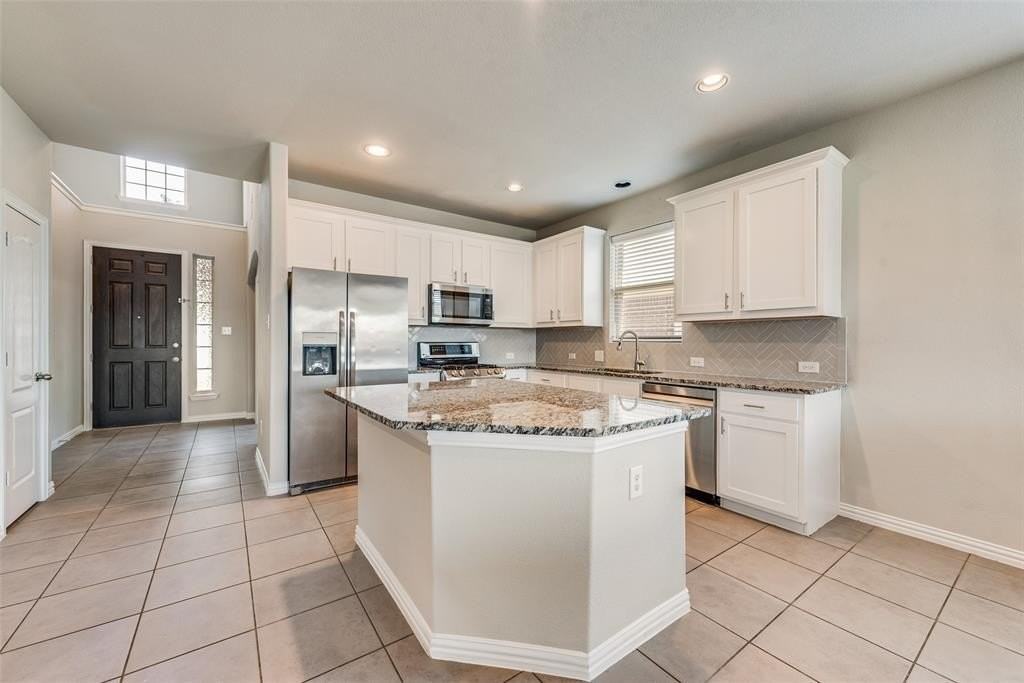 6205 Roaring Crk - Photo 5 of 19