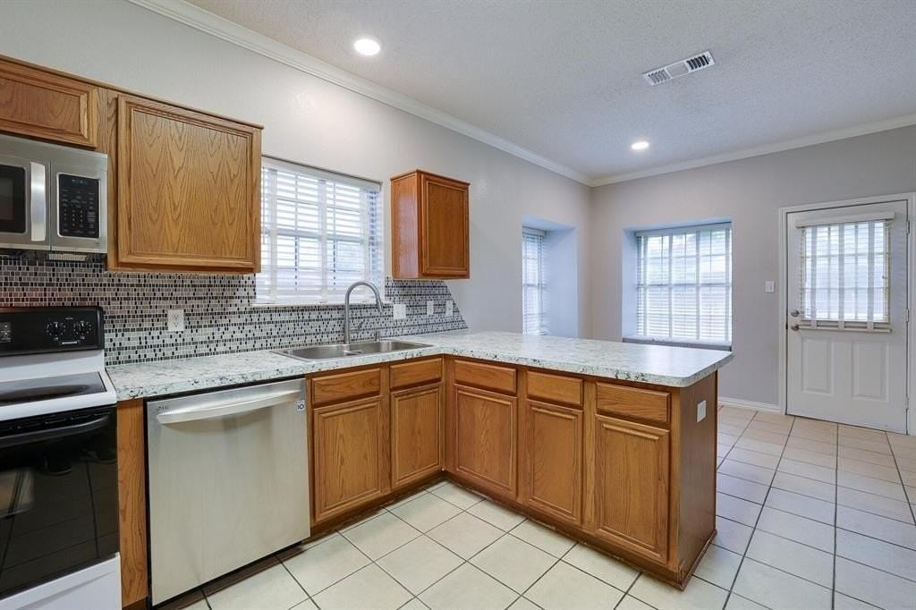 4507 Harpers Ferry Crossing - Photo 5 of 18