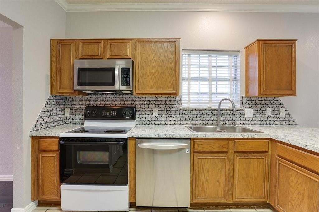 4507 Harpers Ferry Crossing - Photo 6 of 18