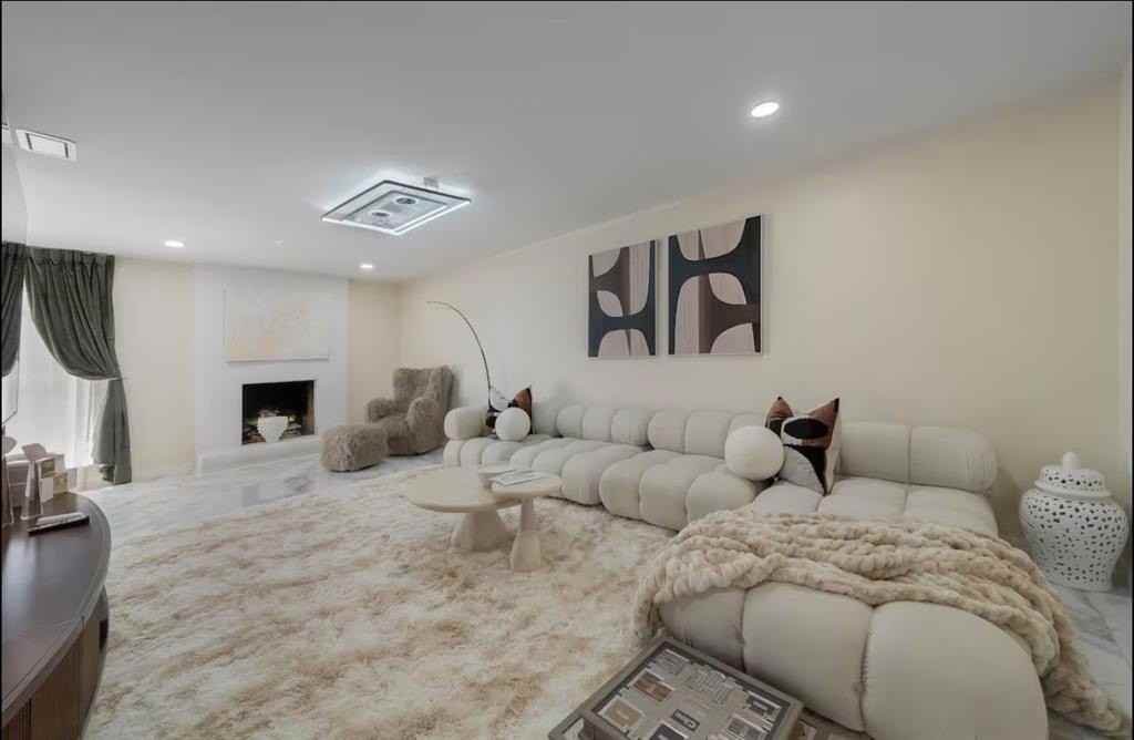 9003 Villa Park Cir - Photo 3 of 32