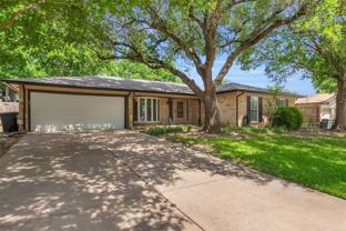 2212 Hurstview Dr - Photo 1 of 1
