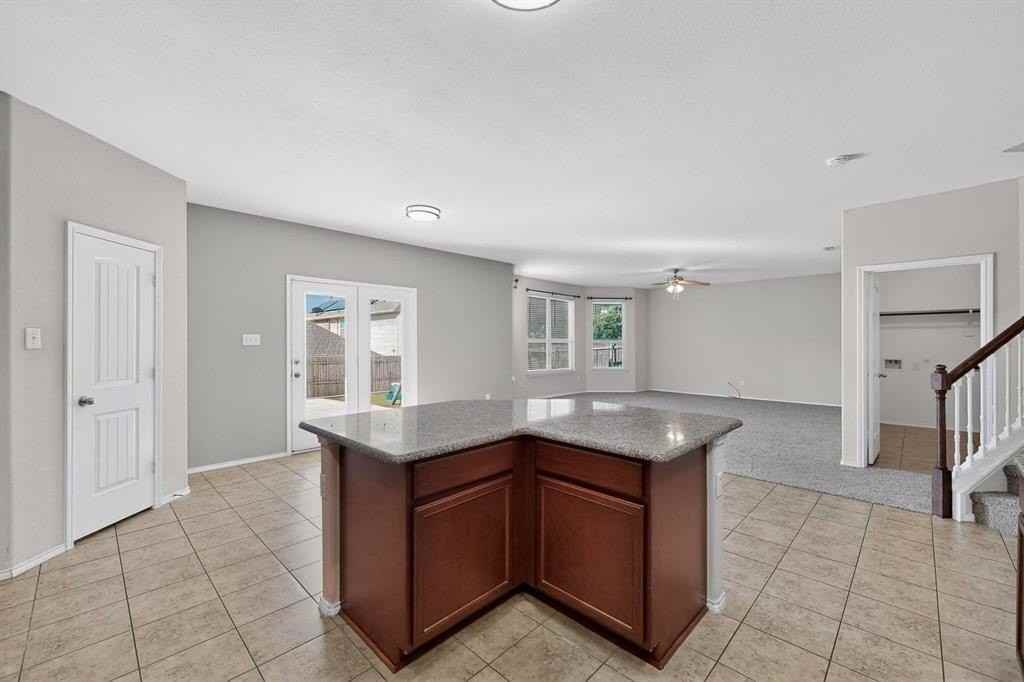 2224 Loreto Dr - Photo 6 of 40