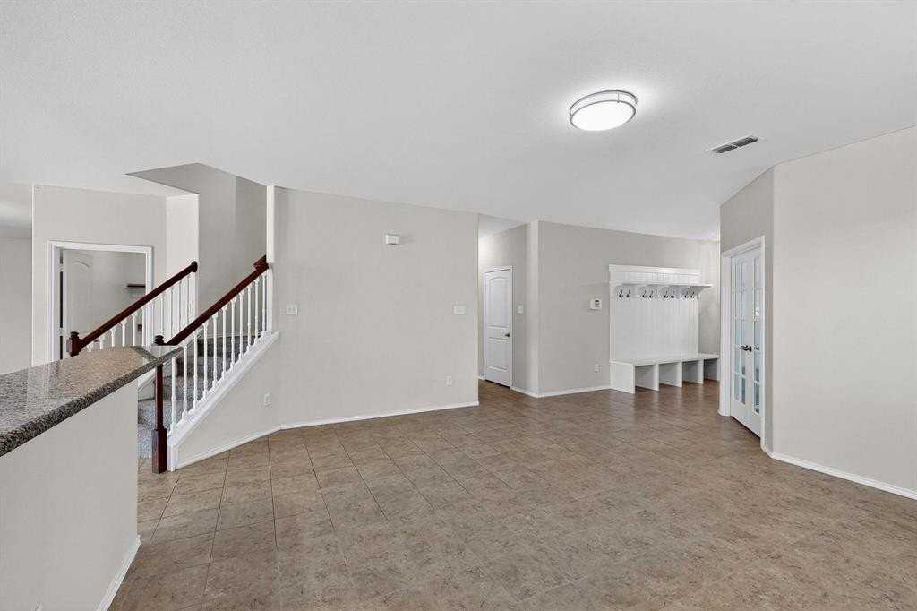 2224 Loreto Dr - Photo 7 of 40