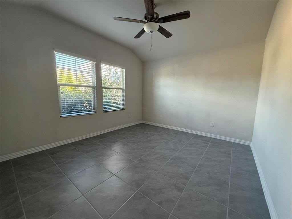 455 Rock Creek Dr - Photo 2 of 15