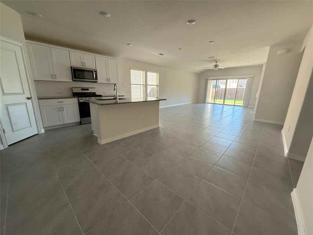 455 Rock Creek Dr - Photo 3 of 15