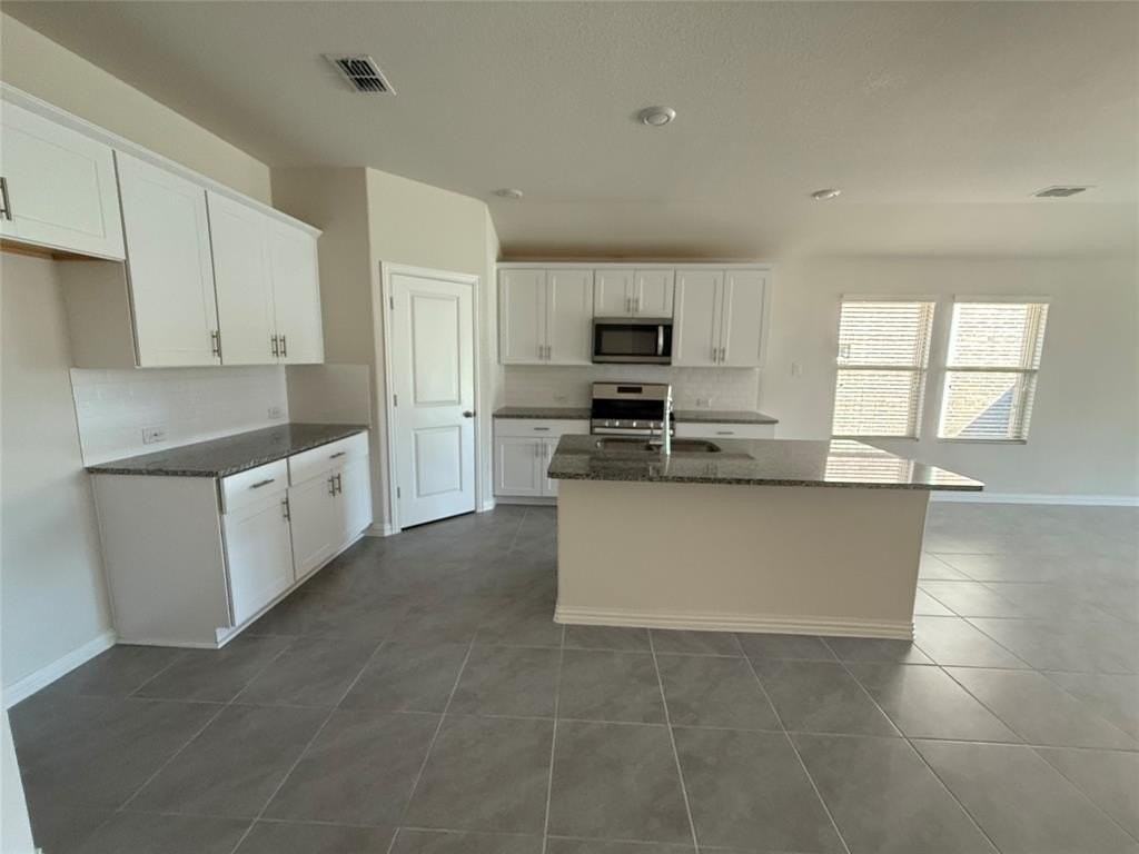 455 Rock Creek Dr - Photo 4 of 15