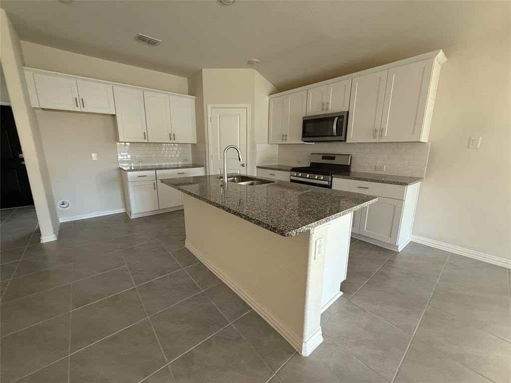 455 Rock Creek Dr - Photo 5 of 15