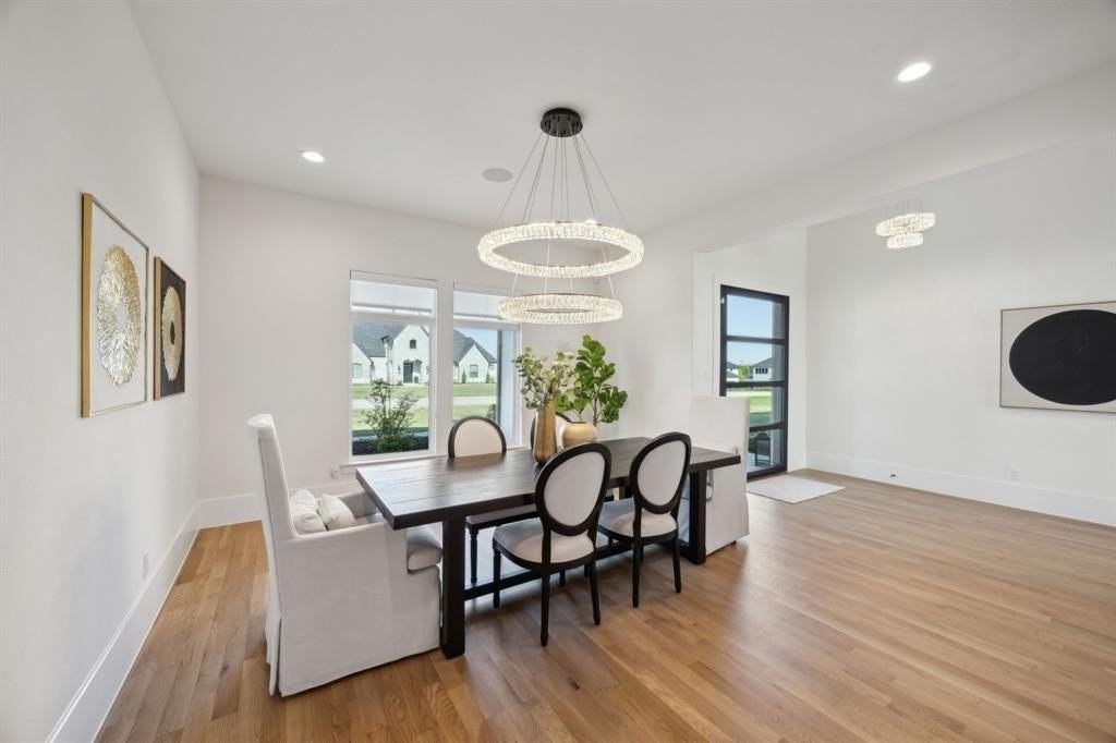 1711 Beverly Ln - Photo 5 of 34