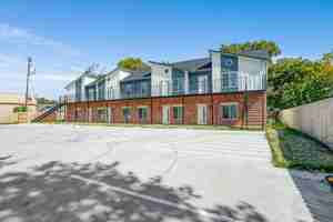 featured image of 515 S First St #8