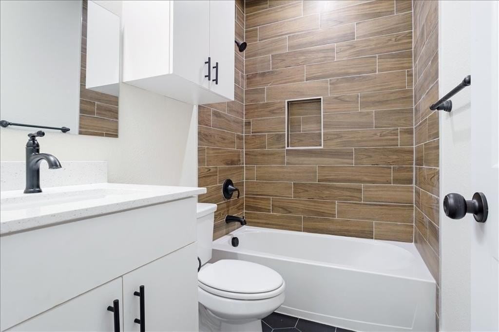 515 S First St #8 - Photo 4 of 7