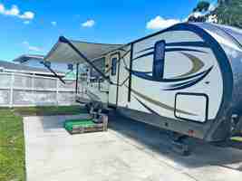 featured image of 1120 53rd Ave E #V