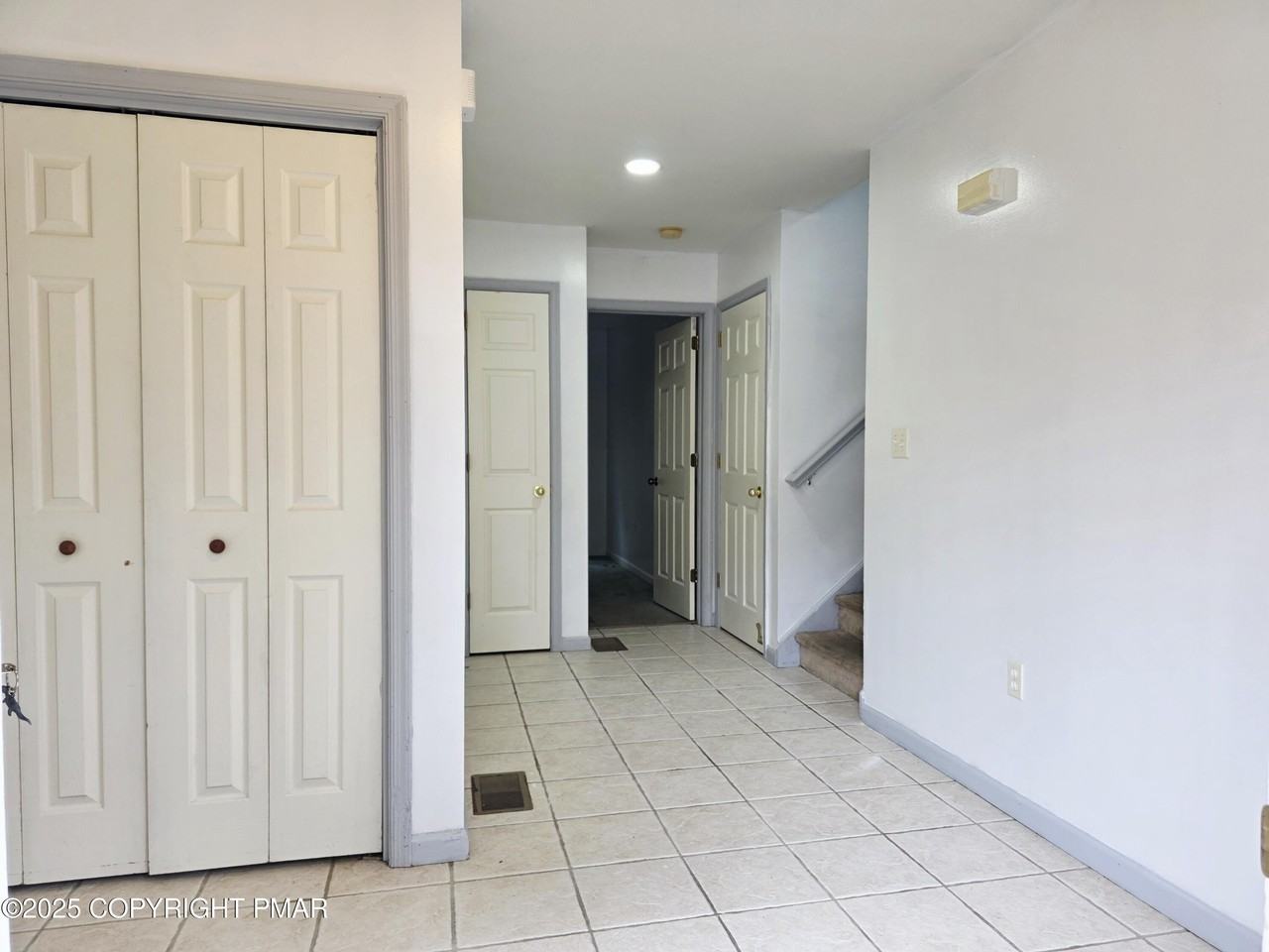 1001 Long Lake Rd - Photo 2 of 38