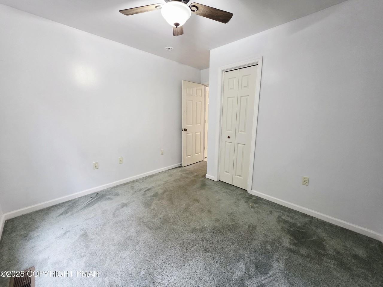 1001 Long Lake Rd - Photo 6 of 38