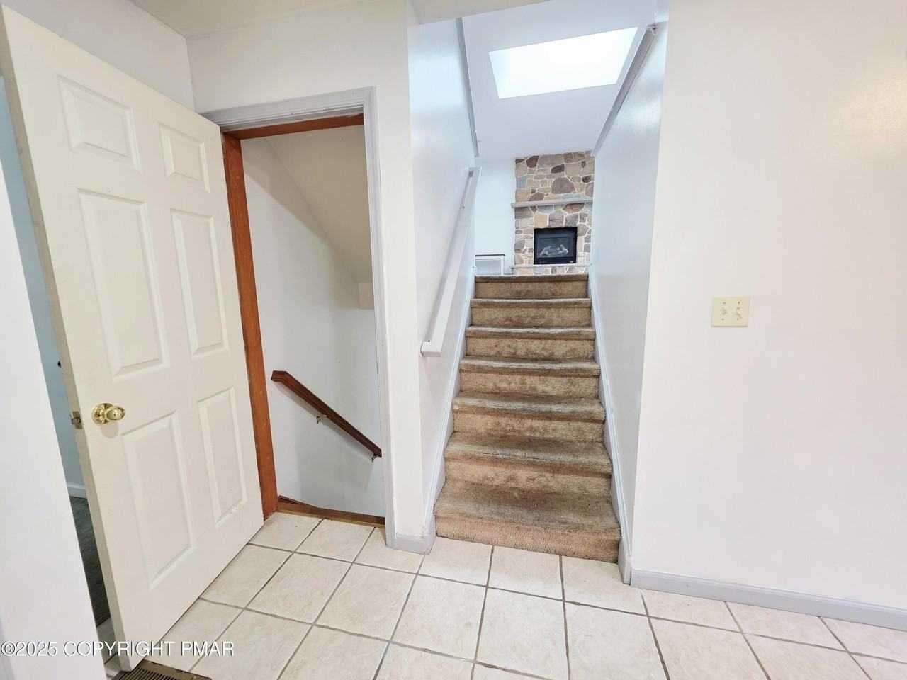 1001 Long Lake Rd - Photo 7 of 38