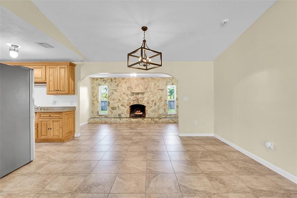 709 Sw Dorchester St - Photo 6 of 26