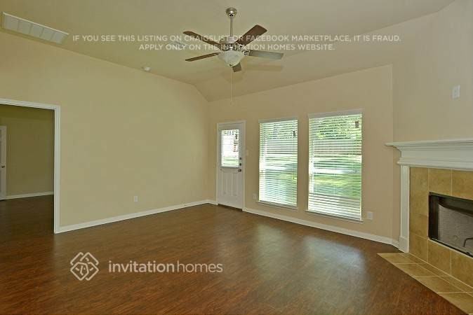 4301 Windswept Dr - Photo 3 of 18